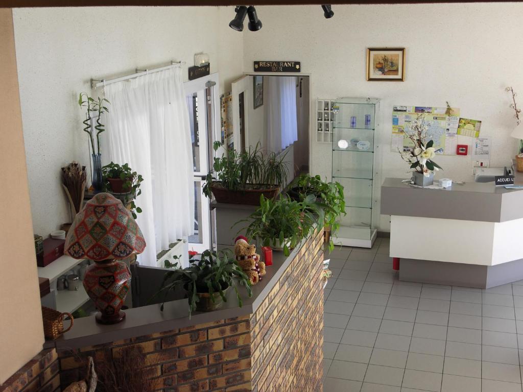 Hotel Du Commerce Tronget