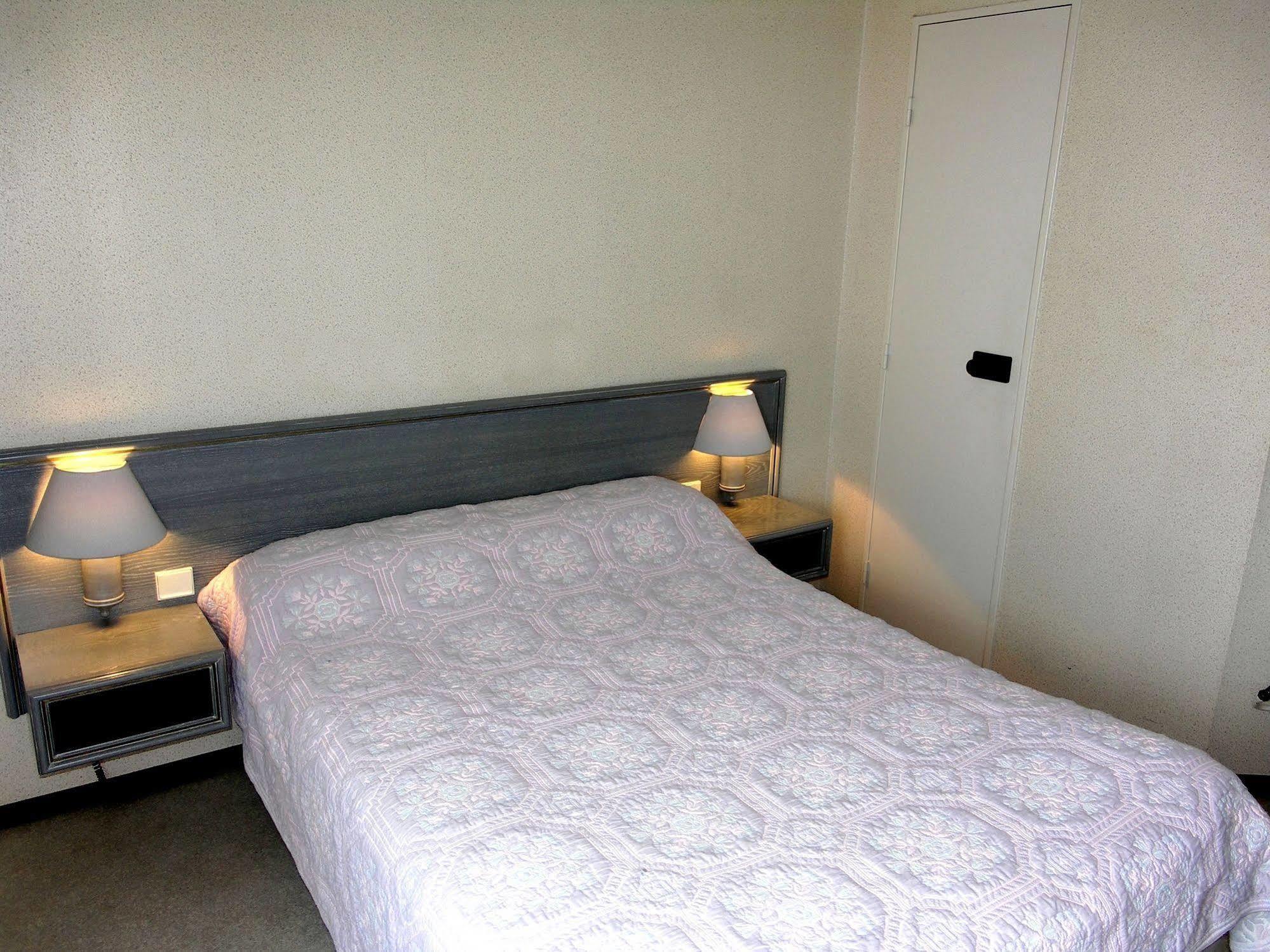 Du Commerce Hotel Tronget