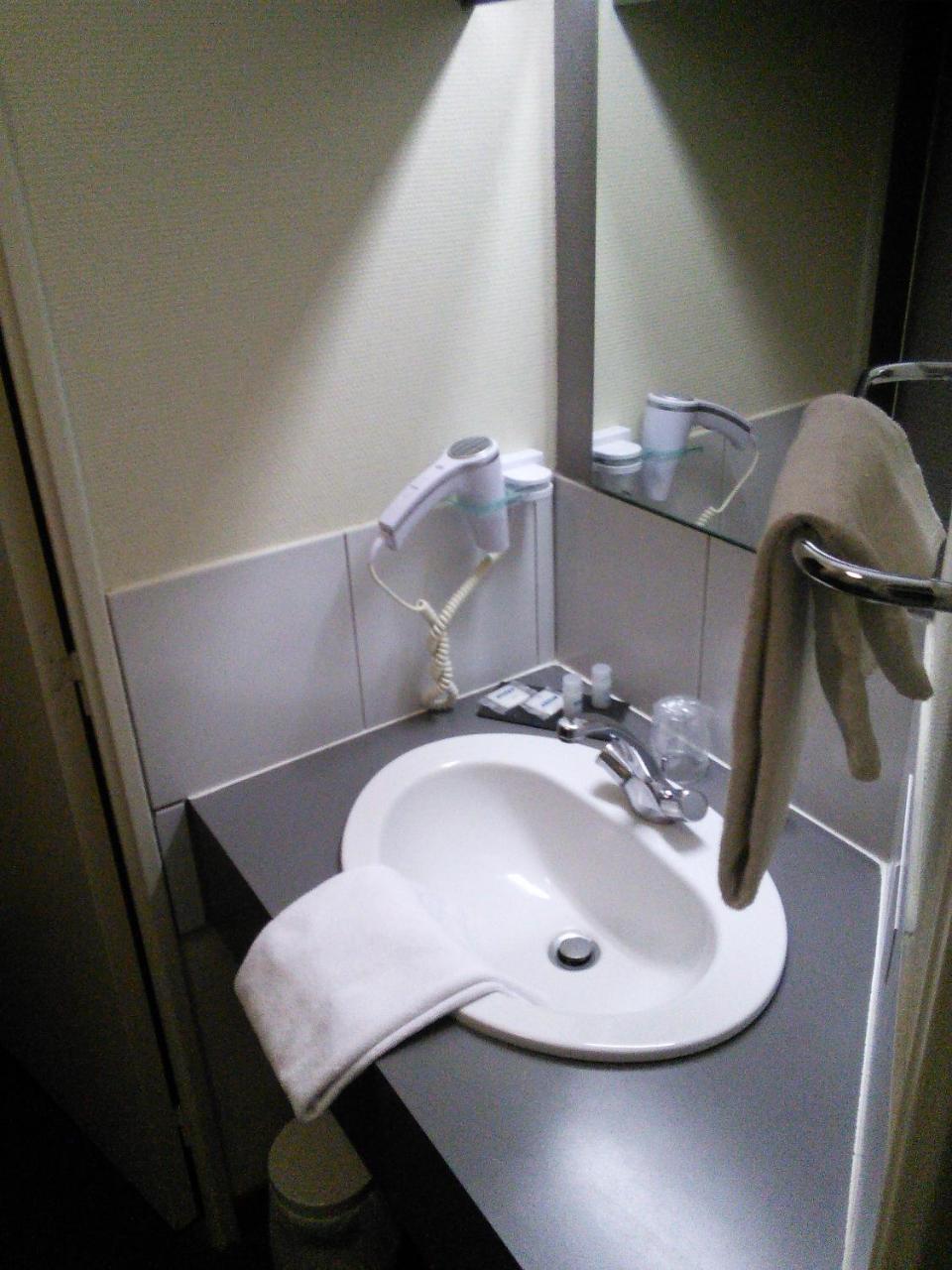 Hotel Du Commerce 3*